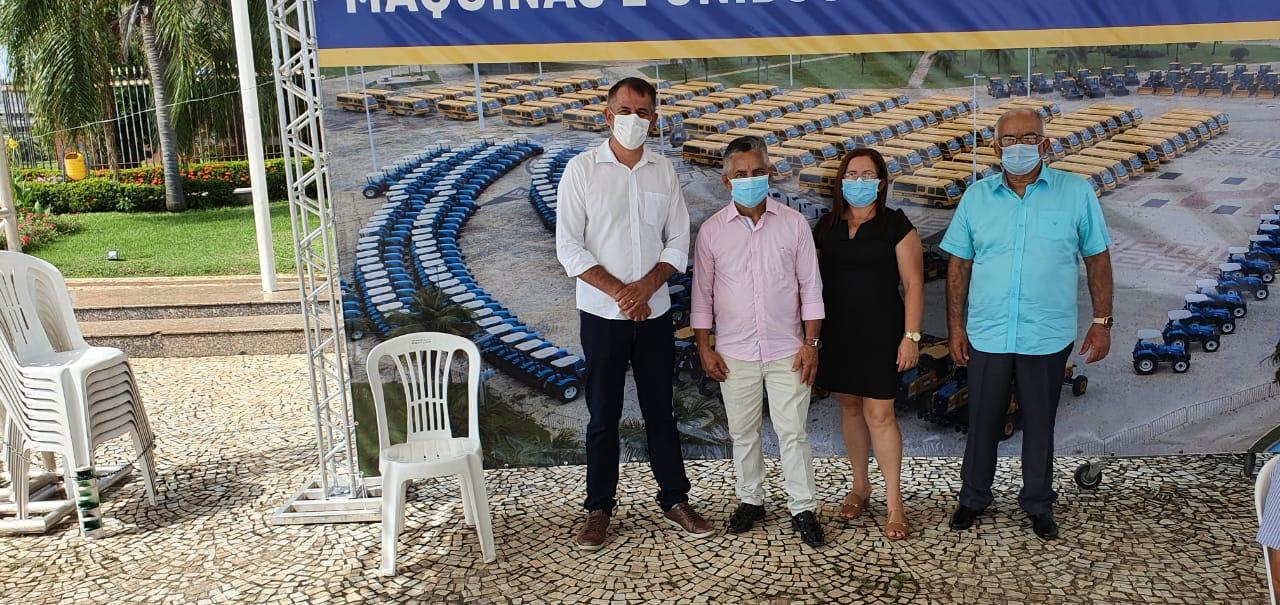 CONQUISTA: Prefeitura de Angico recebe trator para apoiar e fortalecer agricultura familiar no município