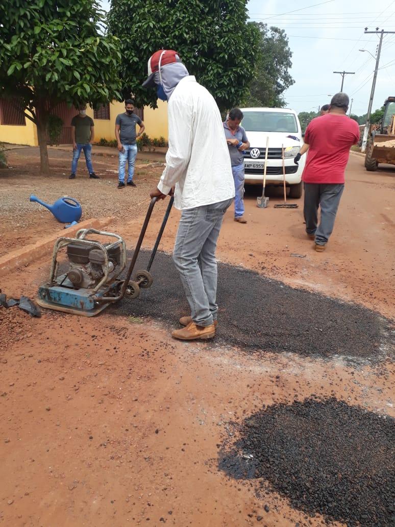 Prefeitura de Angico inicia operação tapa-buraco em ruas da cidade