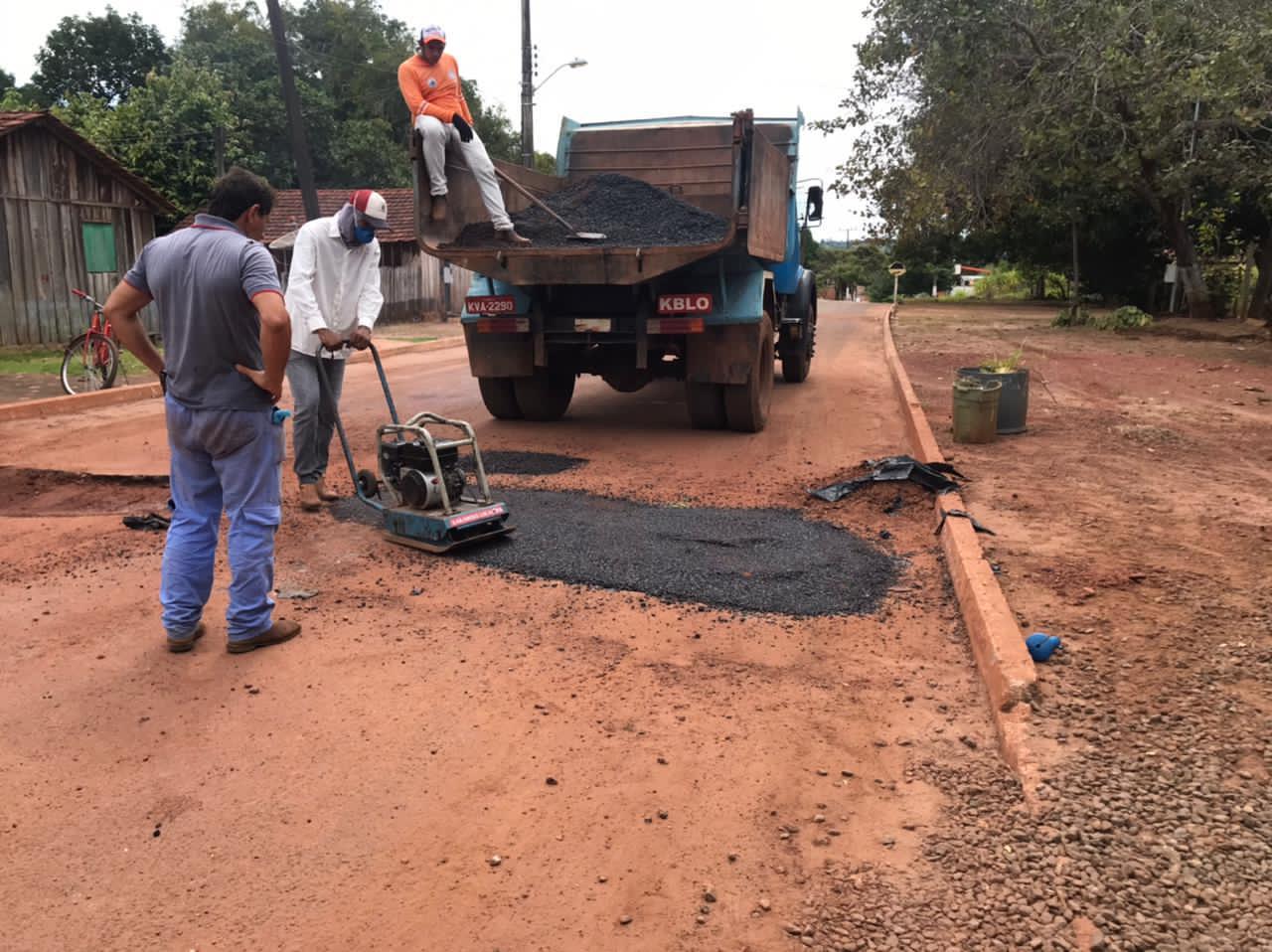 Prefeitura de Angico inicia operação tapa-buraco em ruas da cidade