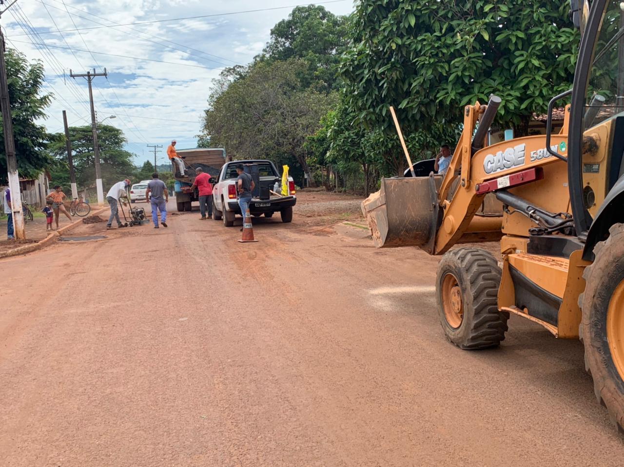 Prefeitura de Angico inicia operação tapa-buraco em ruas da cidade