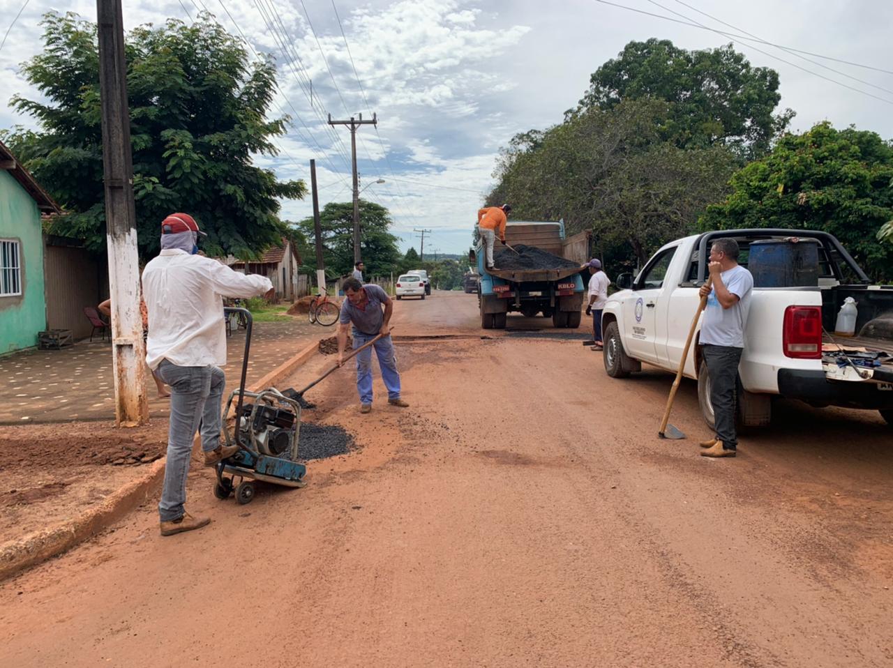 Prefeitura de Angico inicia operação tapa-buraco em ruas da cidade