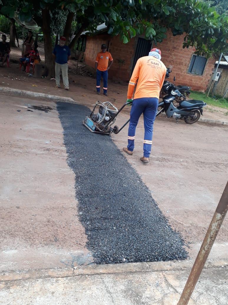 Prefeitura de Angico constrói quebra-molas no Povoado Mato Redondo e Setor Chico Maior
