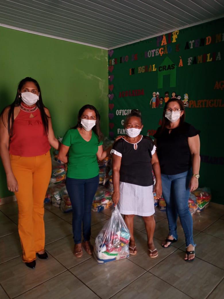 Prefeitura e Assistência Social entregam cestas básicas às famílias vulneráveis de Angico