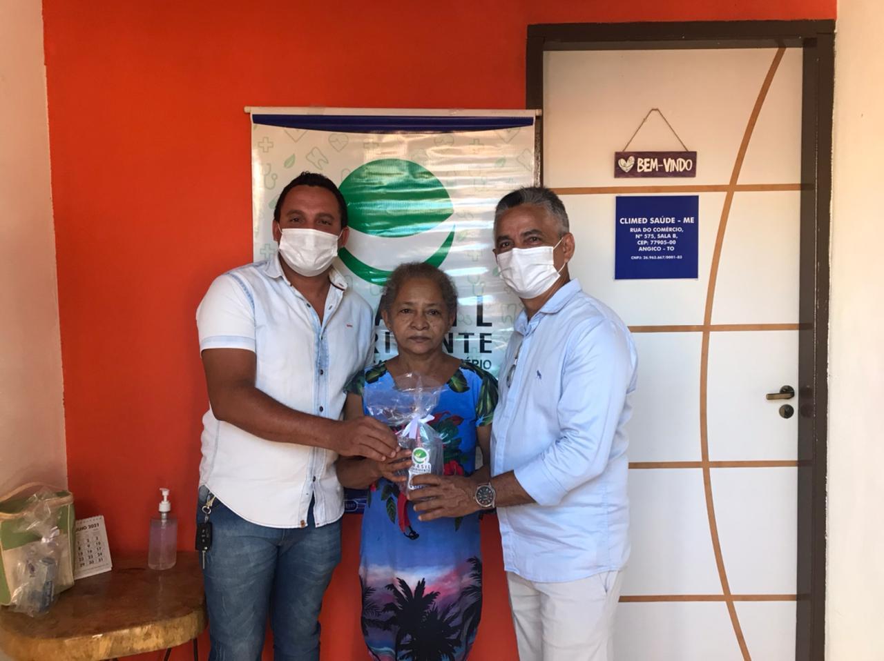 Prefeitura de Angico entrega próteses dentárias através do Programa Brasil Sorridente