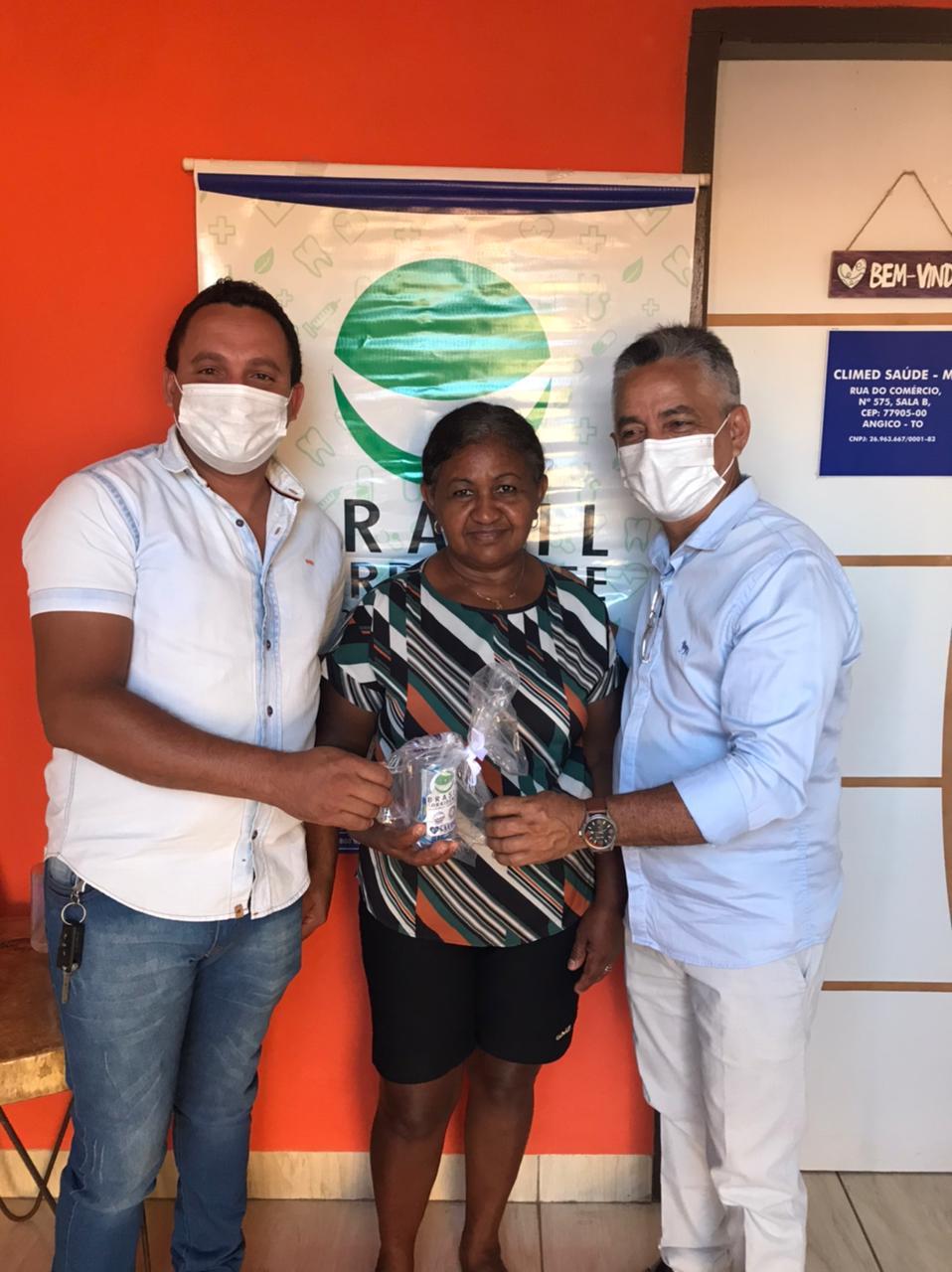 Prefeitura de Angico entrega próteses dentárias através do Programa Brasil Sorridente