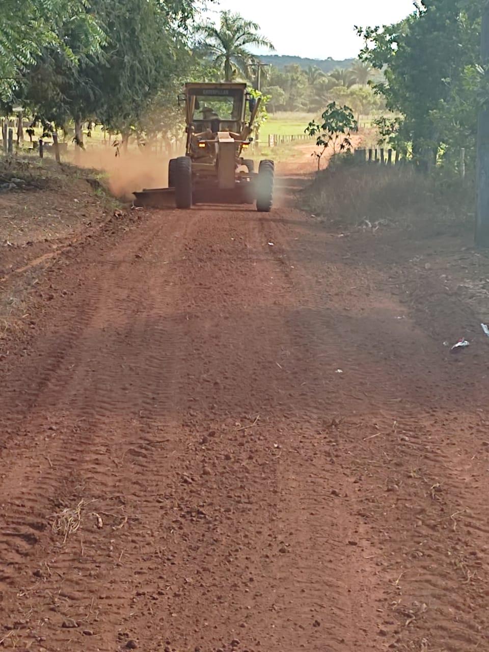 COMPROMISSO CUMPRINDO: Estrada Vicinal que liga Angico aos Povoados Ribeirão Manso 1 e 2 até a Cachoeira do Luaiz passa por melhorias

