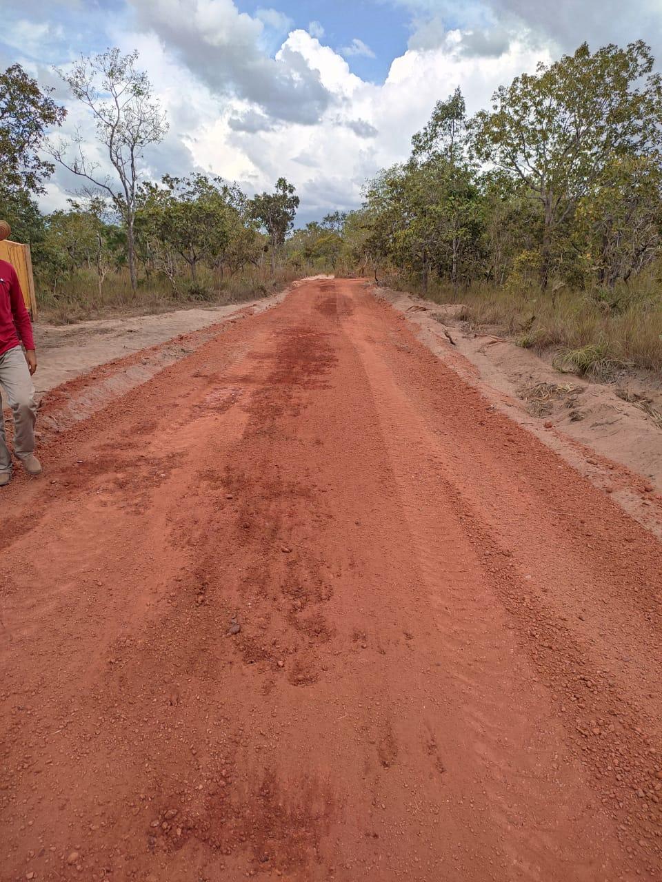 Prefeitura conclui obras de manutenção e recuperação da estrada vicinal que liga Angico ao Córrego Faca