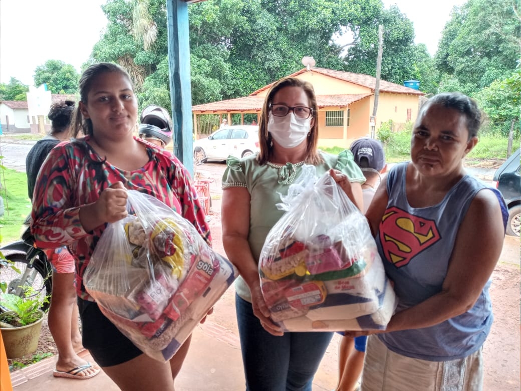 Prefeitura, Assistência Social e CRAS entregam cestas básicas às famílias vulneráveis de Angico