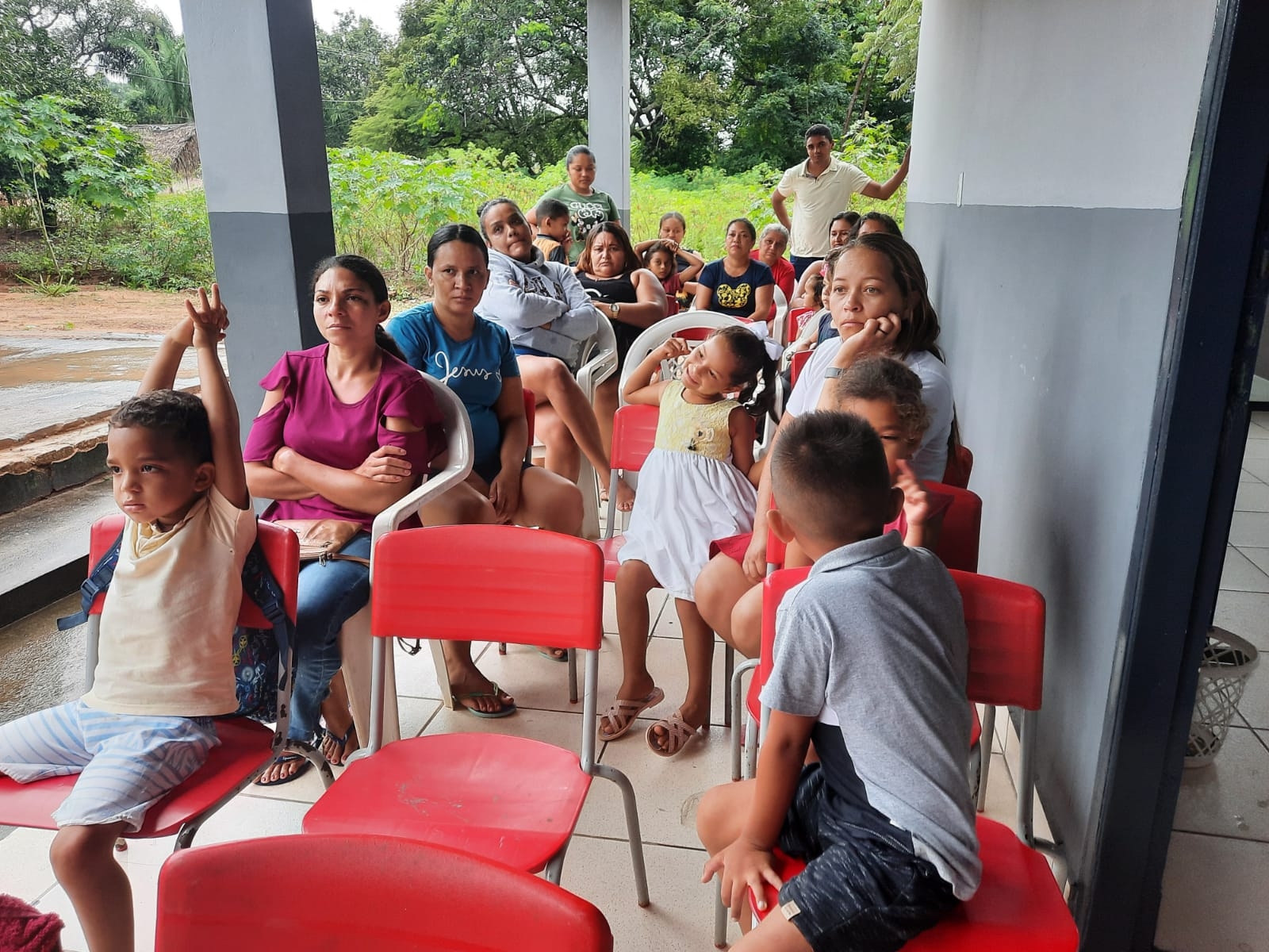 Reformada e adaptada, Escola Municipal Raimundo Barbosa Lima, é entregue à comunidade do Povoado Tamboril Reformada e adaptada, Escola Municipal Raimundo Barbosa Lima, é entregue à comunidade do Povoado Tamboril