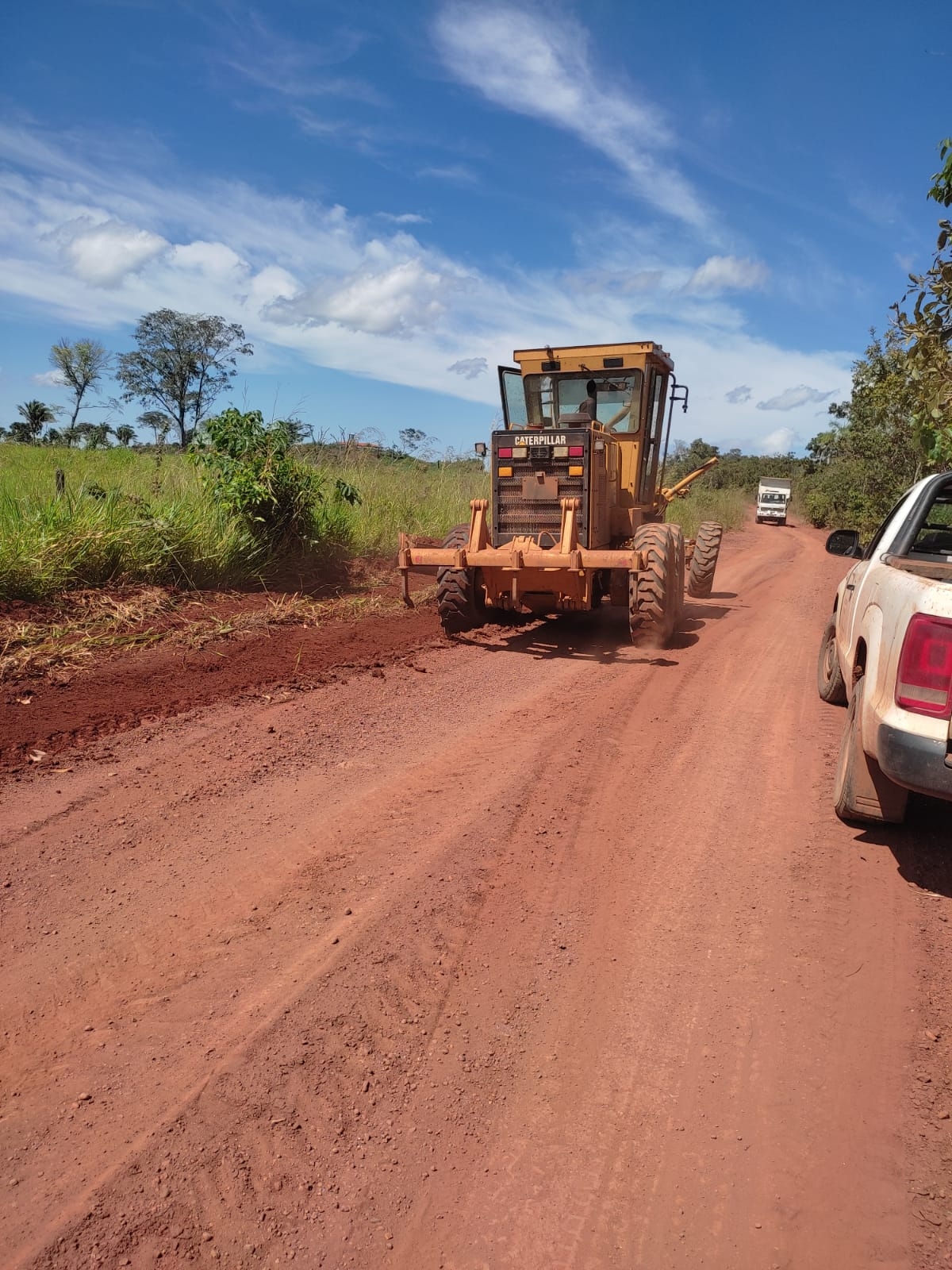 Prefeitura de Angico inicia recuperação das estradas vicinais na Zona Rural