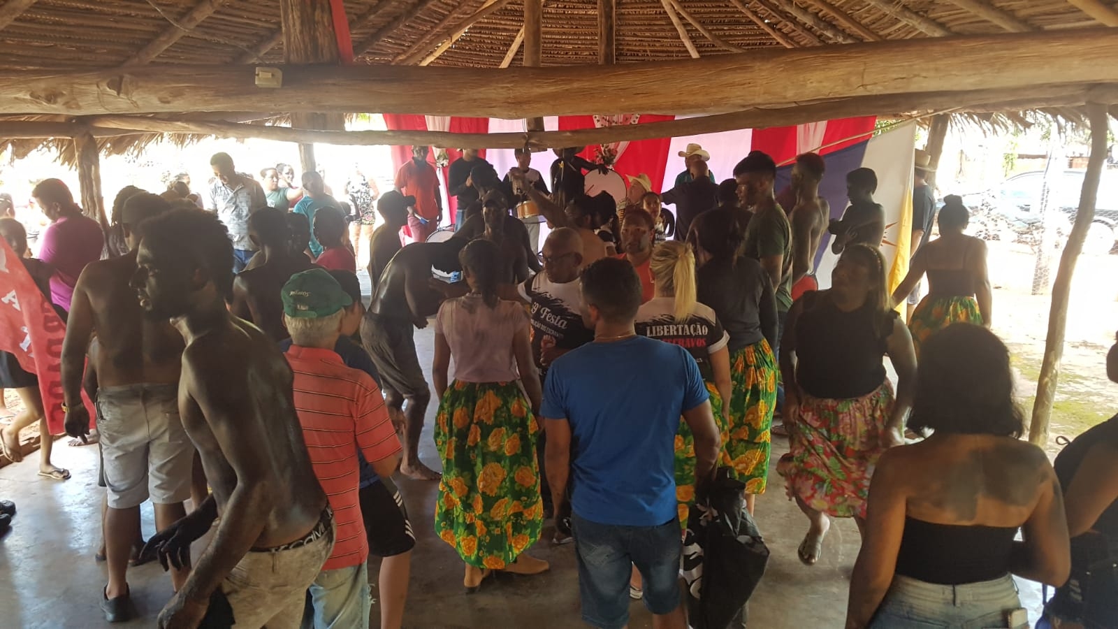 Uma noite de festividade e comemoração histórico-cultural acontece no Povoado Tamboril, em Angico