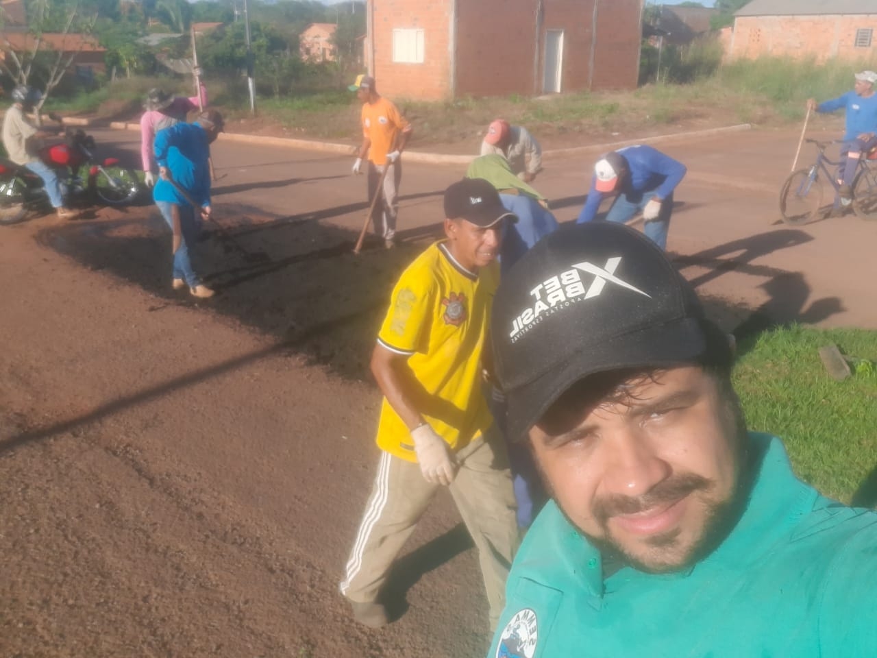 Prefeitura realiza operação tapa buraco em ruas de Angico