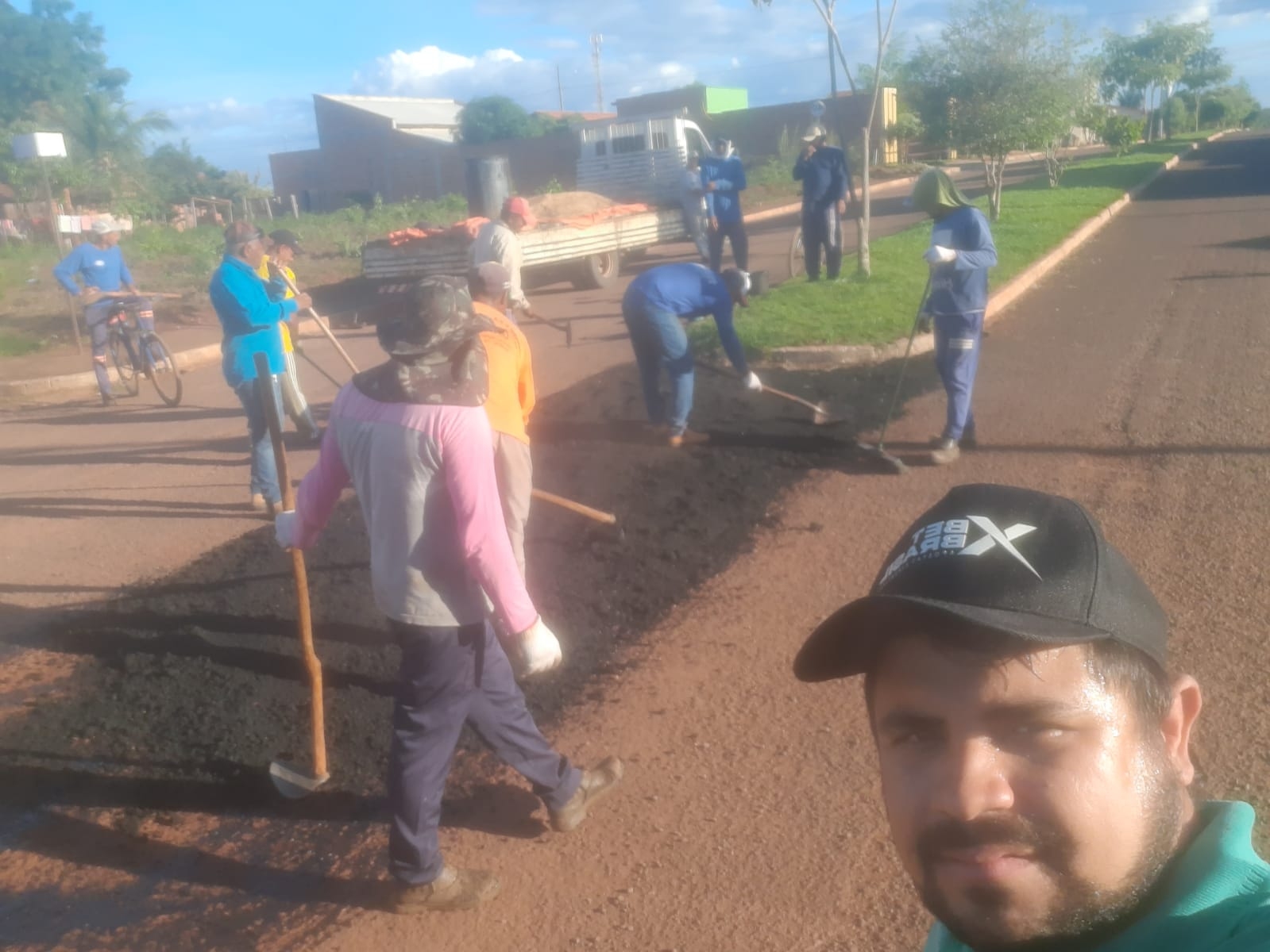 Prefeitura realiza operação tapa buraco em ruas de Angico