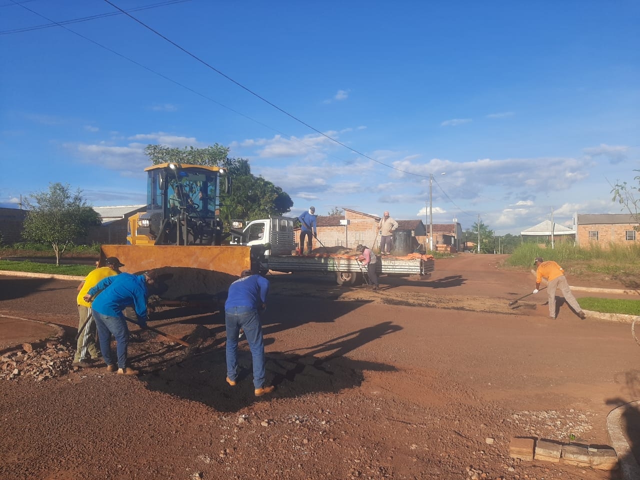 Prefeitura realiza operação tapa buraco em ruas de Angico