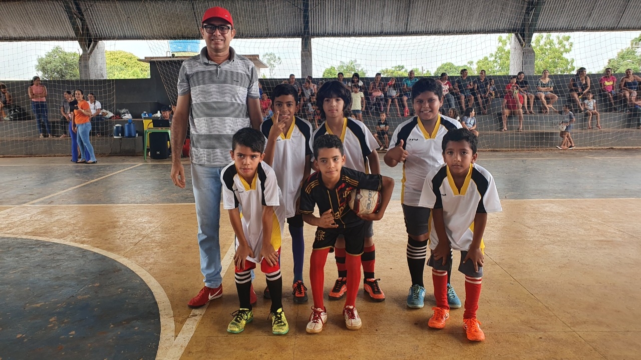 MÊS DAS CRIANÇAS: Escola Municipal Escola Municipal Luís Ramos dos Santos realiza encerramento dos Jogos Interclasse