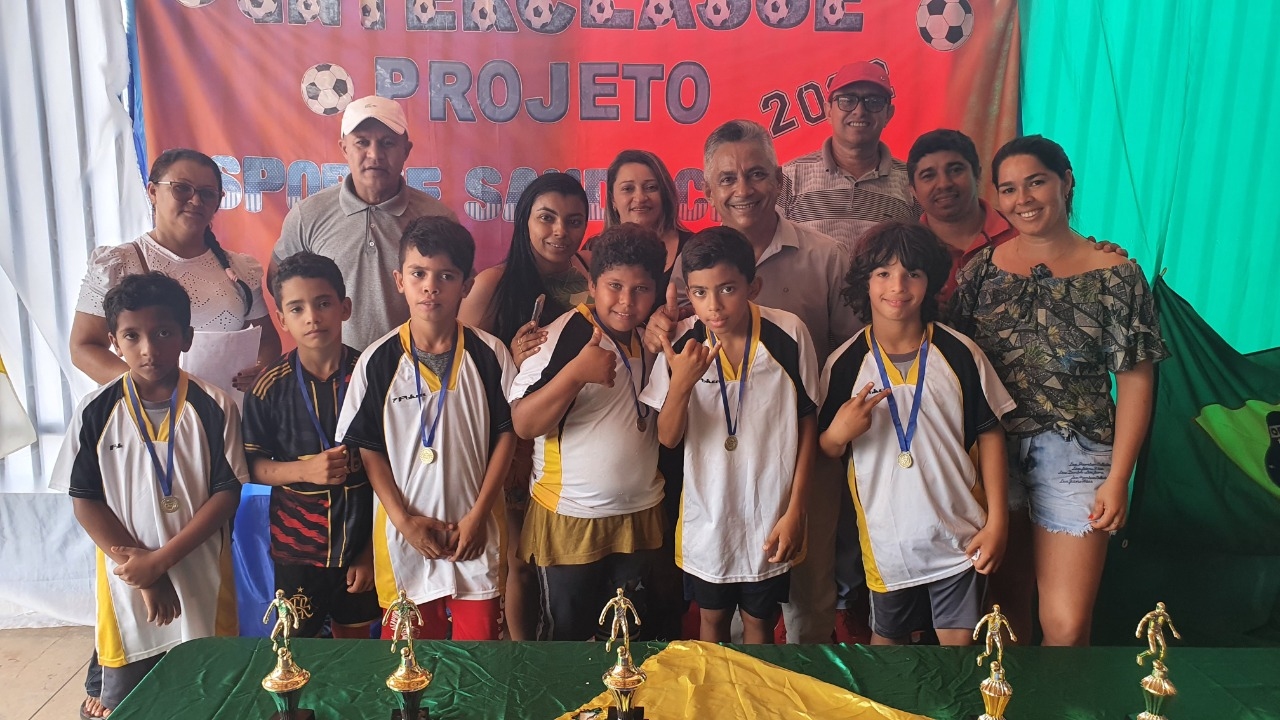 MÊS DAS CRIANÇAS: Escola Municipal Escola Municipal Luís Ramos dos Santos realiza encerramento dos Jogos Interclasse