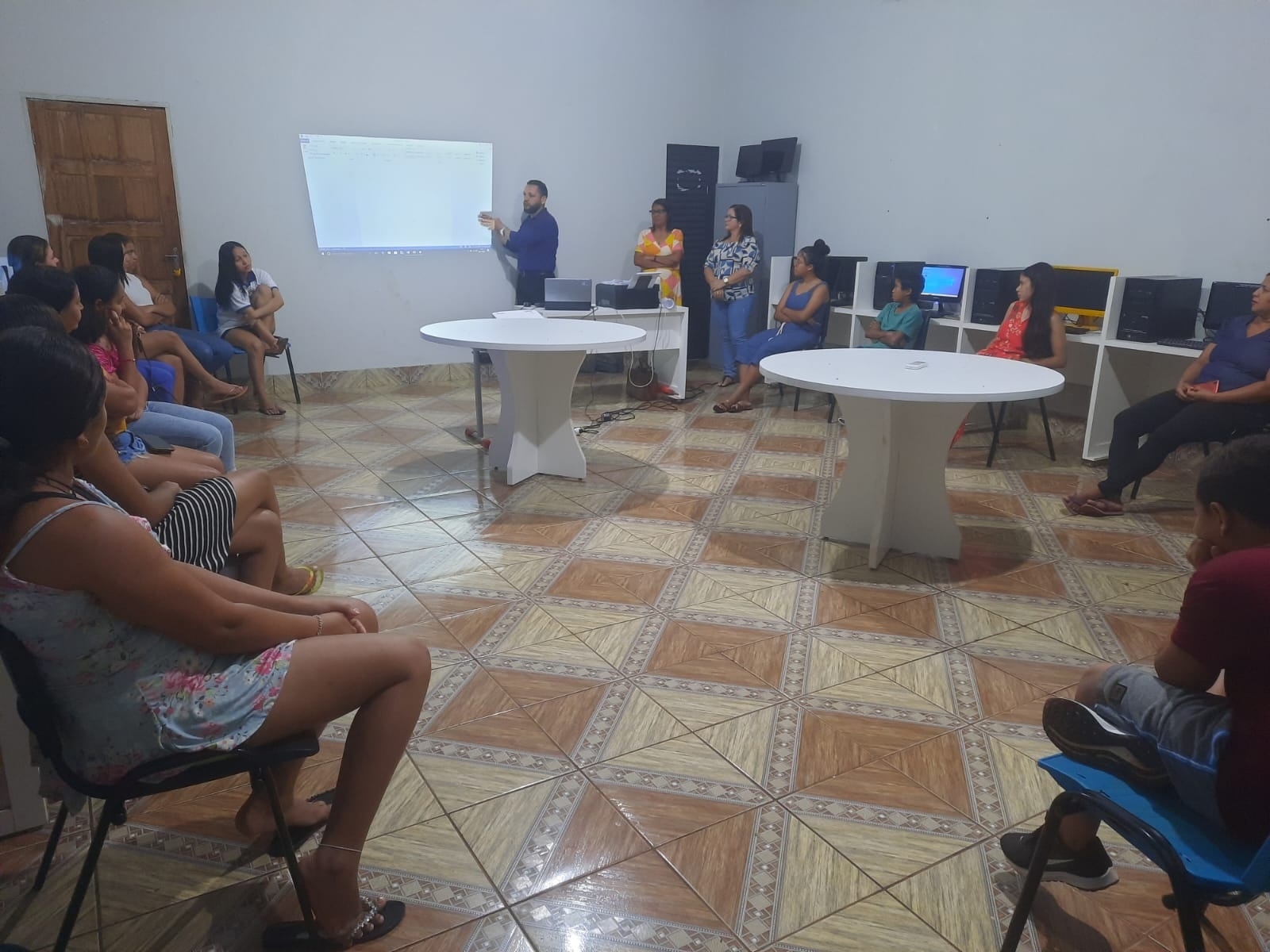 Secretaria Municipal de Educação oferta Curso de Informática Básica aos estudantes de Angico