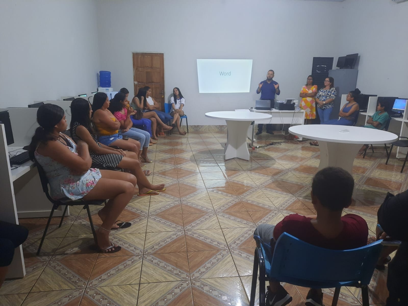 Secretaria Municipal de Educação oferta Curso de Informática Básica aos estudantes de Angico