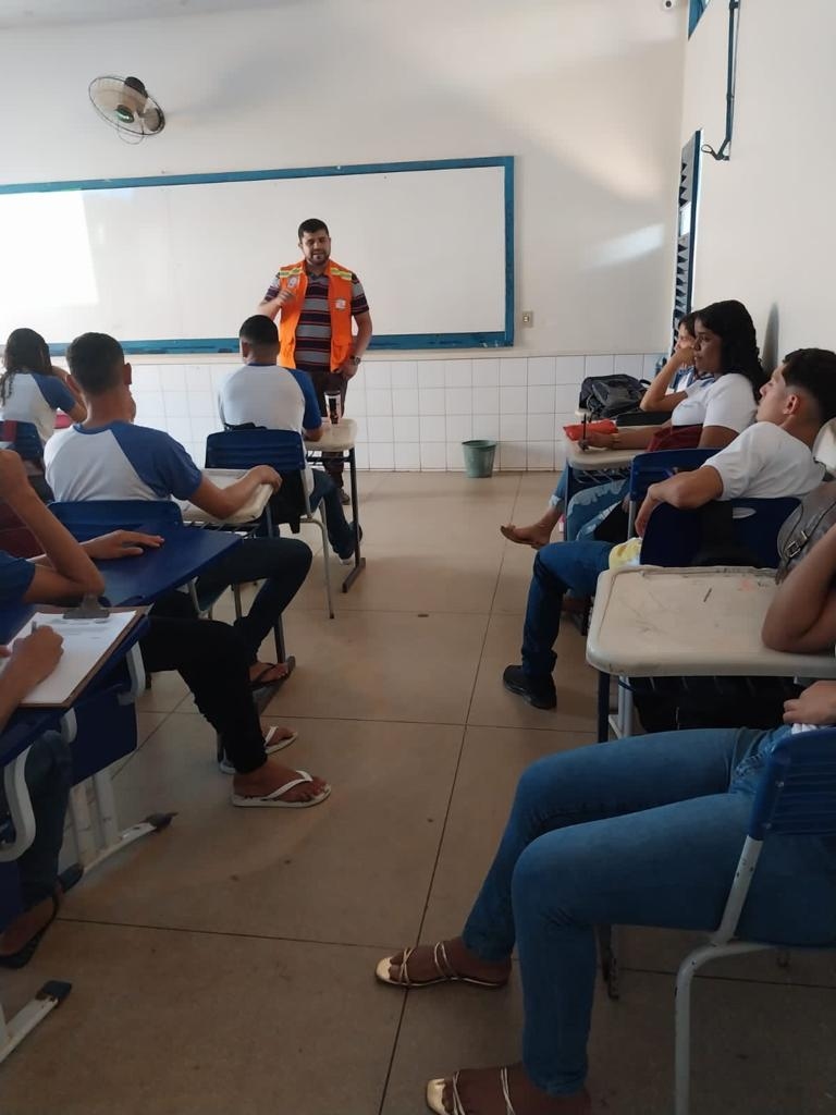 Ações de alerta ao combate às queimadas envolvendo palestras, blitz e entrega de folhetos são realizadas em Angico