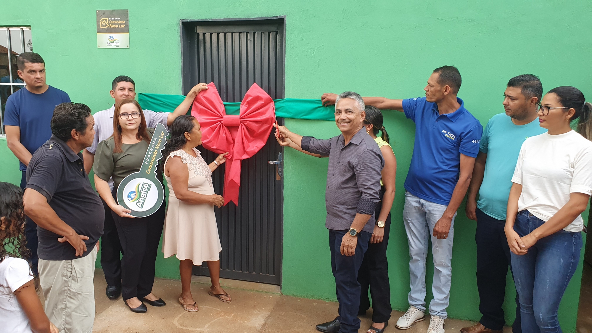 Prefeitura inaugura Posto de Saúde Padre Anacleto e faz entrega de três casas populares