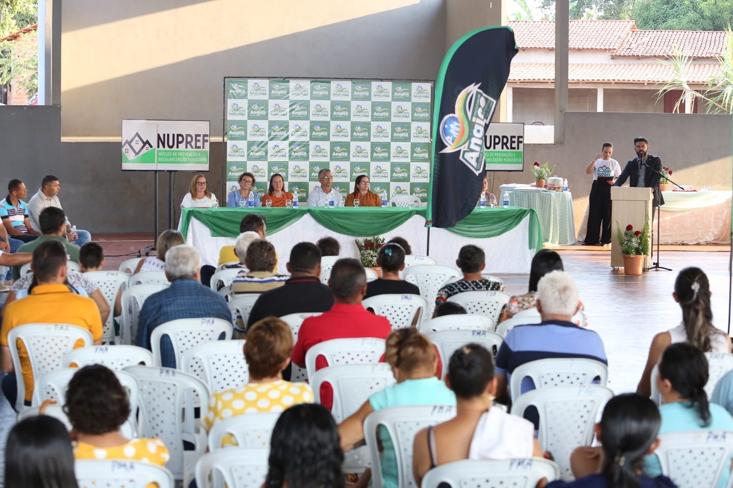 155 títulos de legitimação fundiária foram entregues no município de Angico referente à 1ª ETAPA - SETOR CENTRAL.